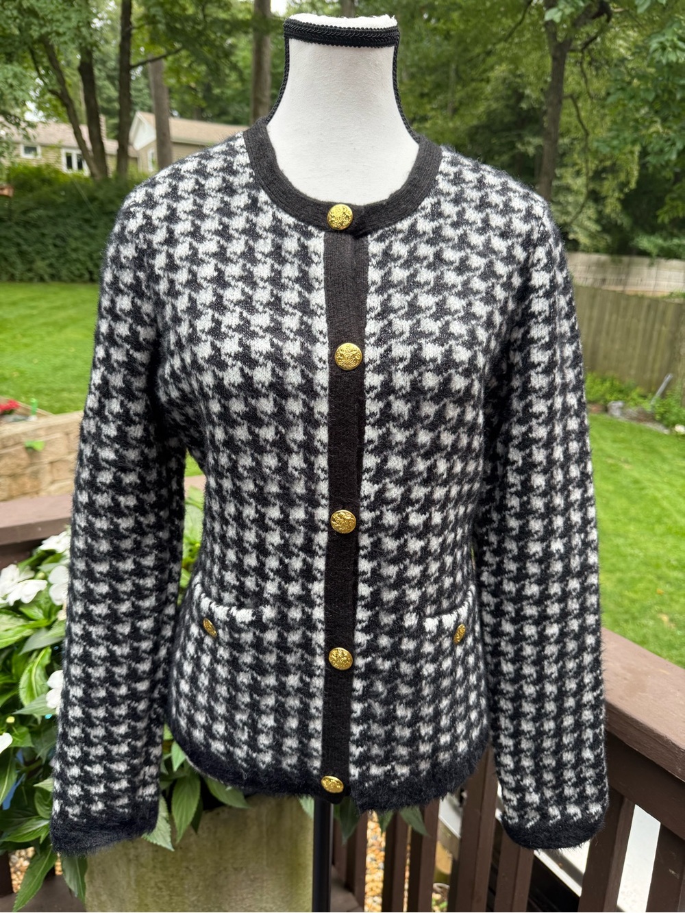 TAHARI Women’s Houndstooth Cardigan Sweater Black White Gold Button S Small